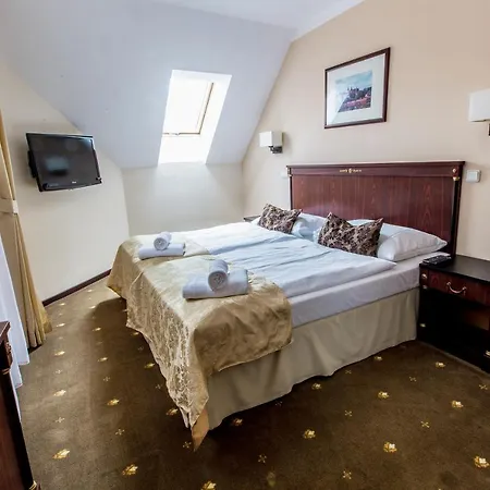 Hotel&apartments U černého Orla Hotel 4*