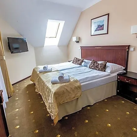 Hotel&apartments U černého Orla Hotel 4*