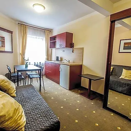 Hotel&apartments U černého Orla 4*