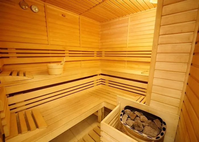 & U Cerneho Orla Hotel